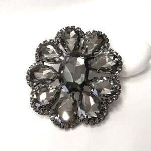 Large grey crystal floral brooch pin 🆕